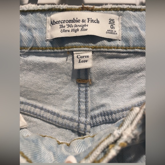 Abercrombie Curve Love Ultra High Rise 90s Straight Jean - Picture 10 of 12